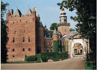 奈尔洛德商学院